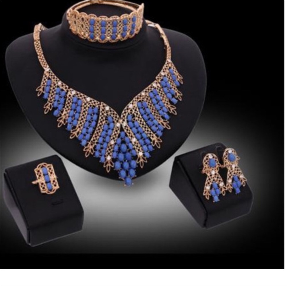 COPY - New never worn 5 piece jewelry set —stunni…